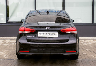 Подержанный автомобиль Kia Cerato Sedan 2018 года (4 фото)