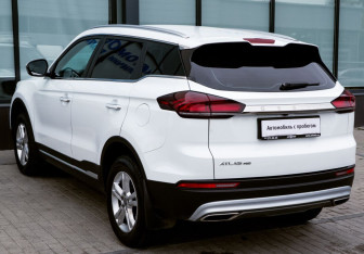 Подержанный автомобиль Geely Atlas Pro 2024 года (3 фото)