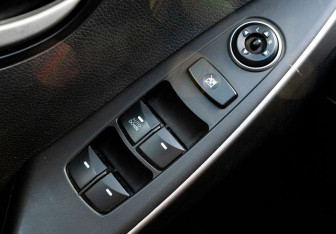 Подержанный автомобиль Hyundai i30 Hatchback 2013 года (17 фото)