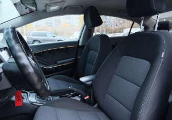 Подержанный автомобиль Kia Cerato Sedan 2013 года (10 фото)