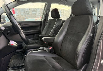 Подержанный автомобиль Honda CR-V 2012 года (9 фото)