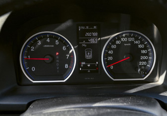 Подержанный автомобиль Honda CR-V 2008 года (13 фото)