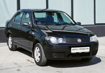 Подержанный автомобиль Fiat Albea 2011 года (7 фото)