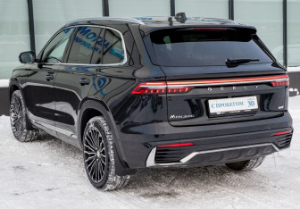 Подержанный автомобиль Geely Monjaro 2024 года (3 фото)