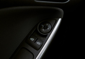 Подержанный автомобиль Ford Focus Hatchback 2011 года (17 фото)