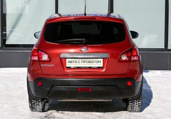 Подержанный автомобиль Nissan Qashqai 2007 года (4 фото)