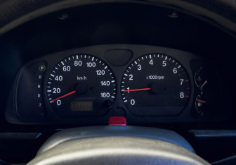 Подержанный автомобиль Suzuki Jimny 1998 года (12 фото)