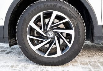 Подержанный автомобиль Volkswagen Tiguan 2018 года (24 фото)