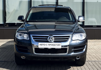 Подержанный автомобиль Volkswagen Touareg 2007 года (8 фото)