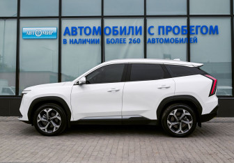 Подержанный автомобиль Geely Atlas 2024 года (2 фото)