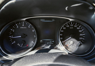 Подержанный автомобиль Nissan X-Trail 2015 года (9 фото)