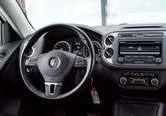 Подержанный автомобиль Volkswagen Tiguan 2011 года (11 фото)