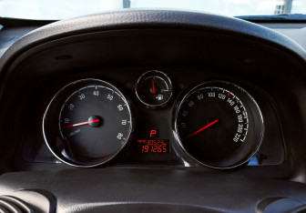 Подержанный автомобиль Opel Antara 2013 года (11 фото)