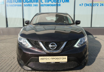 Подержанный автомобиль Nissan Qashqai 2014 года (8 фото)