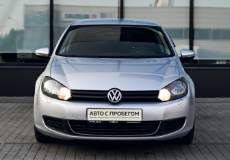 Подержанный автомобиль Volkswagen Golf Hatchback 2012 года (8 фото)