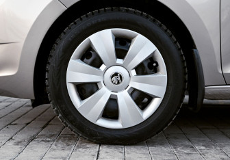 Подержанный автомобиль Skoda Rapid Liftback 2019 года (19 фото)