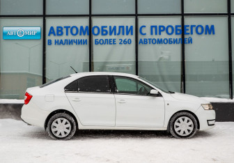 Подержанный автомобиль Skoda Rapid Liftback 2015 года (6 фото)