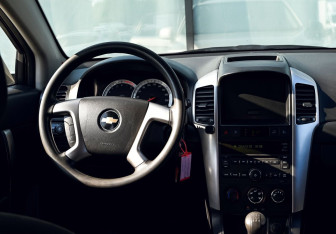 Подержанный автомобиль Chevrolet Captiva 2008 года (18 фото)