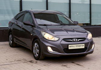 Подержанный автомобиль Hyundai Solaris Sedan 2011 года (7 фото)