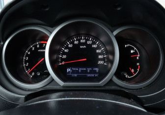 Подержанный автомобиль Suzuki Grand Vitara 2014 года (16 фото)