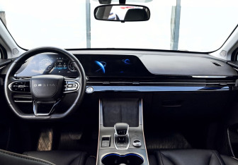Подержанный автомобиль Omoda C5 2023 года (17 фото)