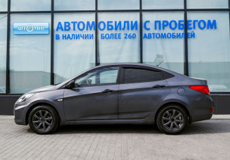 Подержанный автомобиль Hyundai Solaris Sedan 2011 года (2 фото)