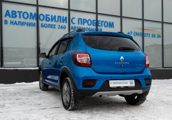 Подержанный автомобиль Renault Sandero 2021 года (3 фото)