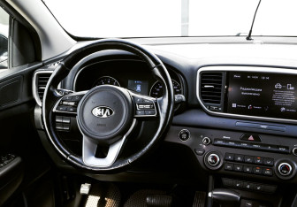 Подержанный автомобиль Kia Sportage 2021 года (19 фото)