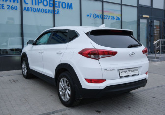 Подержанный автомобиль Hyundai Tucson 2017 года (3 фото)