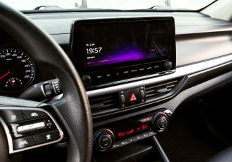 Подержанный автомобиль Kia K3 Sedan 2021 года (10 фото)