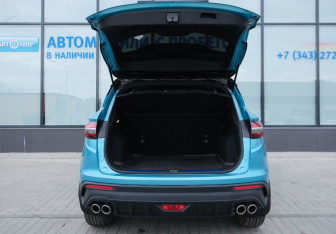 Подержанный автомобиль Geely Coolray 2023 года (17 фото)