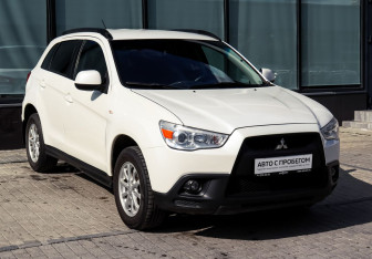 Подержанный автомобиль Mitsubishi ASX 2013 года (7 фото)