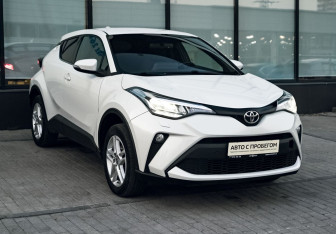 Подержанный автомобиль Toyota C-HR 2019 года (7 фото)