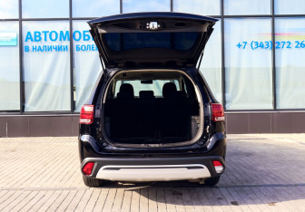 Подержанный автомобиль Mitsubishi Outlander 2019 года (20 фото)