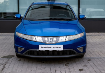 Подержанный автомобиль Honda Civic Hatchback 2007 года (8 фото)