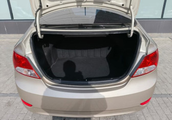 Подержанный автомобиль Hyundai Solaris Sedan 2011 года (18 фото)