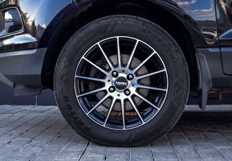 Подержанный автомобиль Ford EcoSport 2014 года (20 фото)