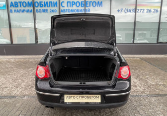 Подержанный автомобиль Volkswagen Passat Sedan 2009 года (16 фото)