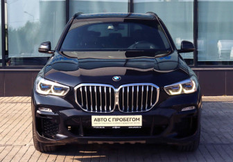 Подержанный автомобиль BMW X5 2020 года (8 фото)