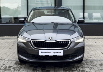 Подержанный автомобиль Skoda Rapid Liftback 2021 года (8 фото)