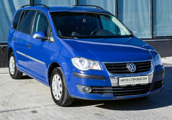 Подержанный автомобиль Volkswagen Touran 2007 года (7 фото)