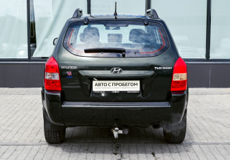 Подержанный автомобиль Hyundai Tucson 2008 года (4 фото)