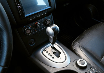 Подержанный автомобиль Nissan Qashqai 2007 года (16 фото)