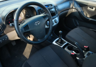 Подержанный автомобиль Hyundai Elantra Sedan 2007 года (9 фото)