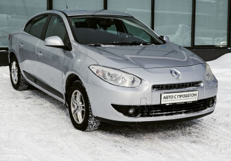 Подержанный автомобиль Renault Fluence 2013 года (7 фото)