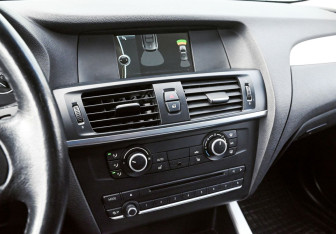 Подержанный автомобиль BMW X3 2014 года (10 фото)