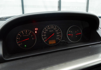 Подержанный автомобиль Nissan X-Trail 2005 года (12 фото)