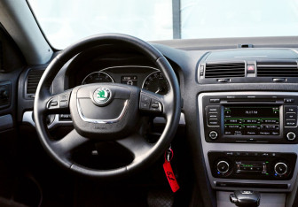 Подержанный автомобиль Skoda Octavia Liftback 2013 года (20 фото)