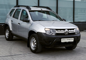 Подержанный автомобиль Renault Duster 2015 года (7 фото)