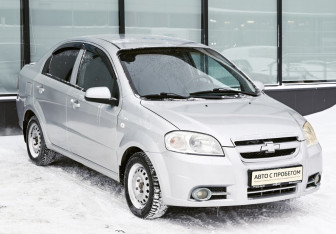 Подержанный автомобиль Chevrolet Aveo Sedan 2011 года (7 фото)